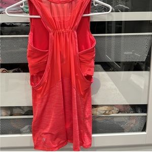 Lululemon top with built-in bra